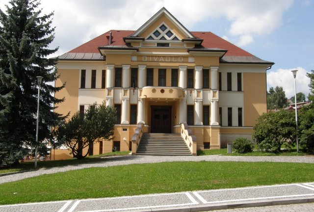 DS Na tahu, Červený Kostelec.jpg